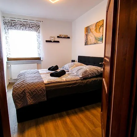 Apartamento Exklusive Moselidylle: Mit Traumhaftem Staustufenblick, Netflix, Terrasse Neef