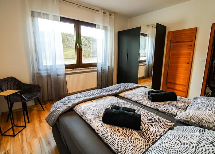 Apartamento Exklusive Moselidylle: Mit Traumhaftem Staustufenblick, Netflix, Terrasse Neef